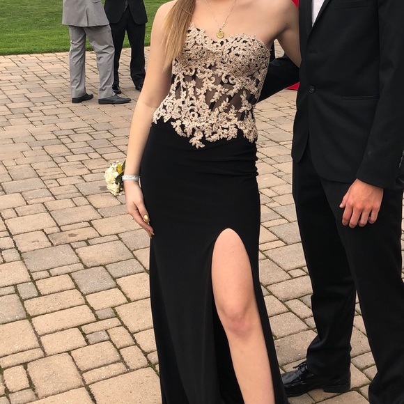 prom dress!!🥰 - Picture 1 of 4